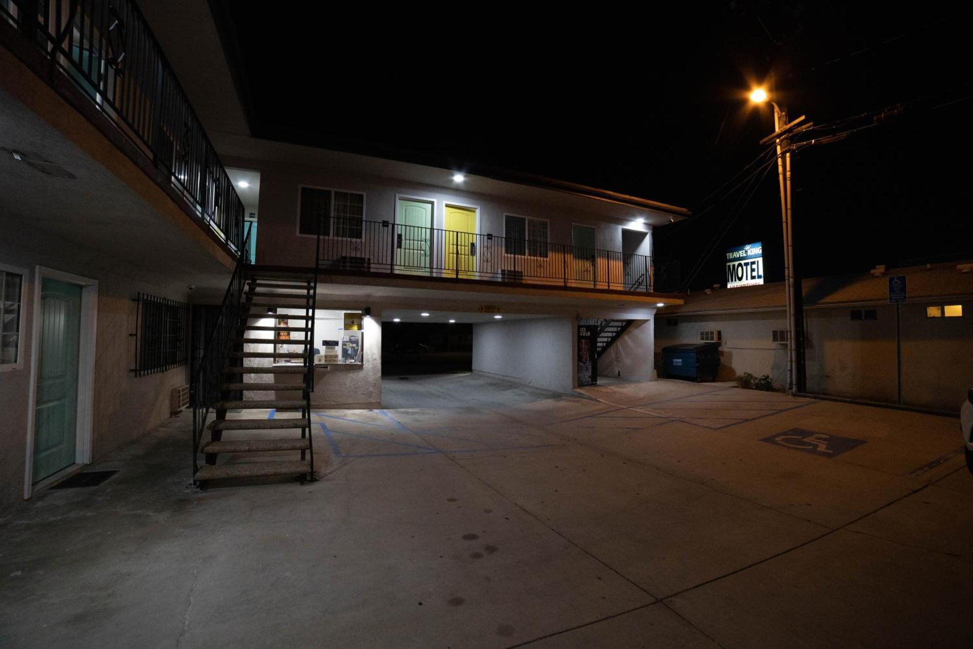 בלפלאוור Artesia Motor Inn מראה חיצוני תמונה